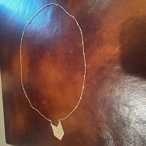 Gold Metal Arrow Chevron Necklace - Picture 3 of 15